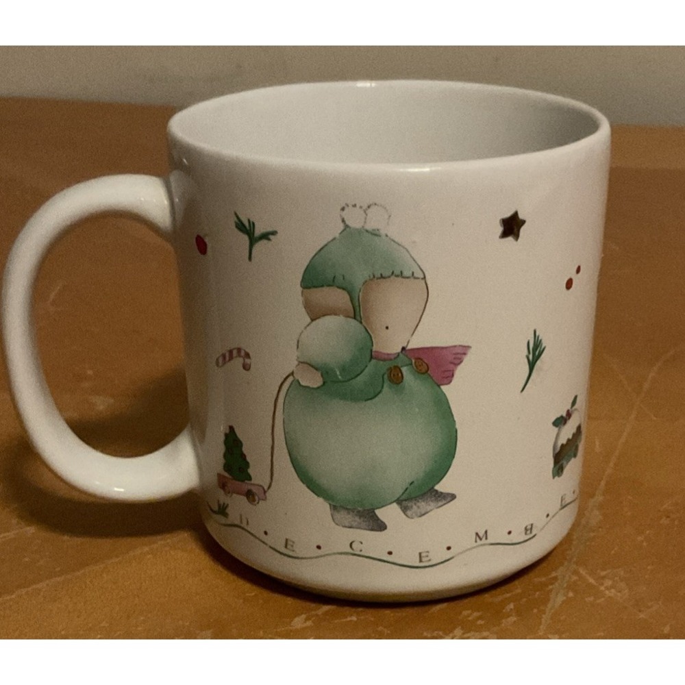 Michel & Company Vintage December Bear‎ In Snow Pulling Christmas Tree Mug